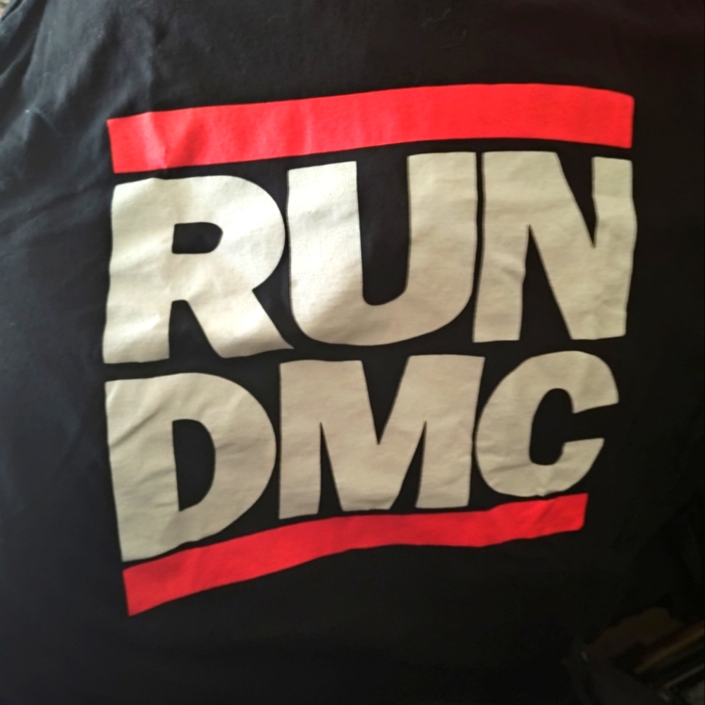 Men's t shirt